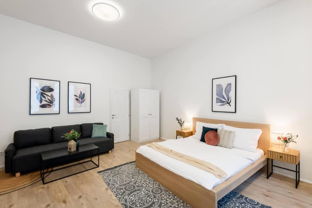 Elegant Spacious Old Town Studio Apartment Prague Exterior photo